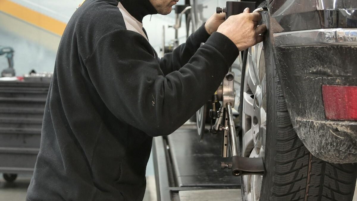 Artėja pirmosios šalnos: kaip išvengti eilių servisuose ir tinkamai paruošti automobilį 2026-ųjų žiemai